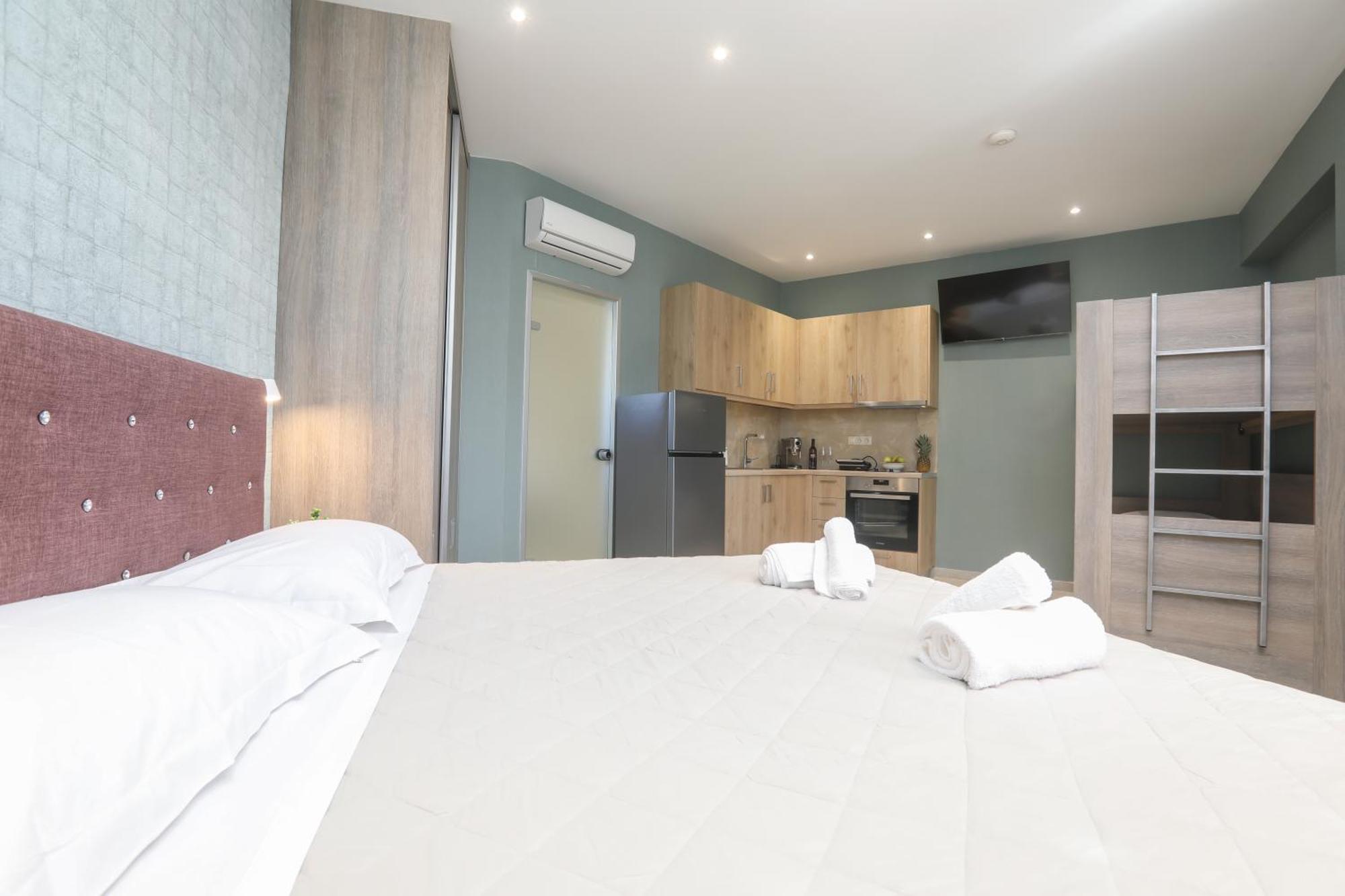 Corfu Gold Luxury Suites Benitses  Exterior photo